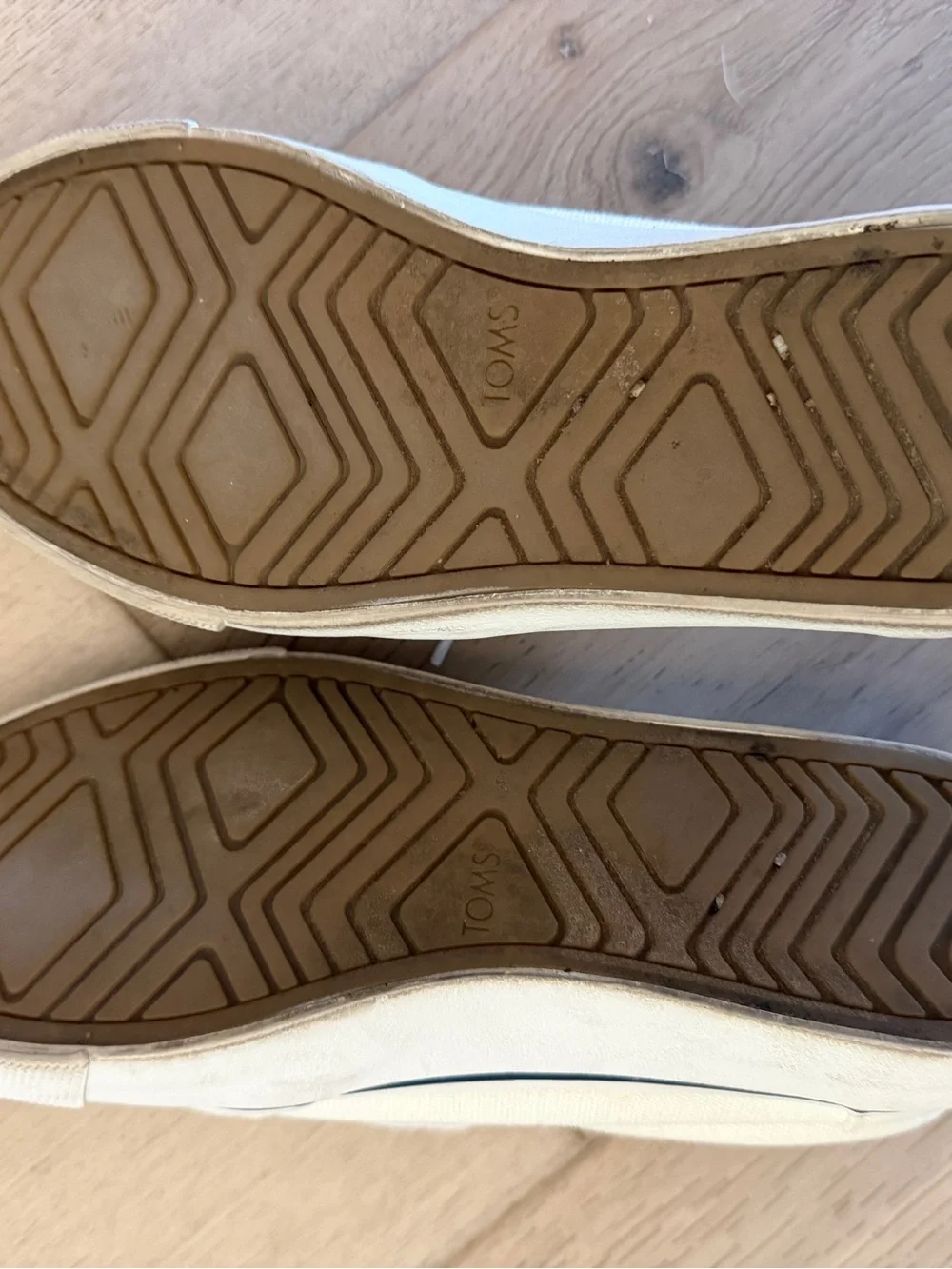 Toms classic low
